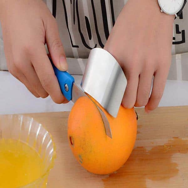 Stainless Steel Finger Guard – Cut Protection Tool for Safe Vegetable & Meat Slicing