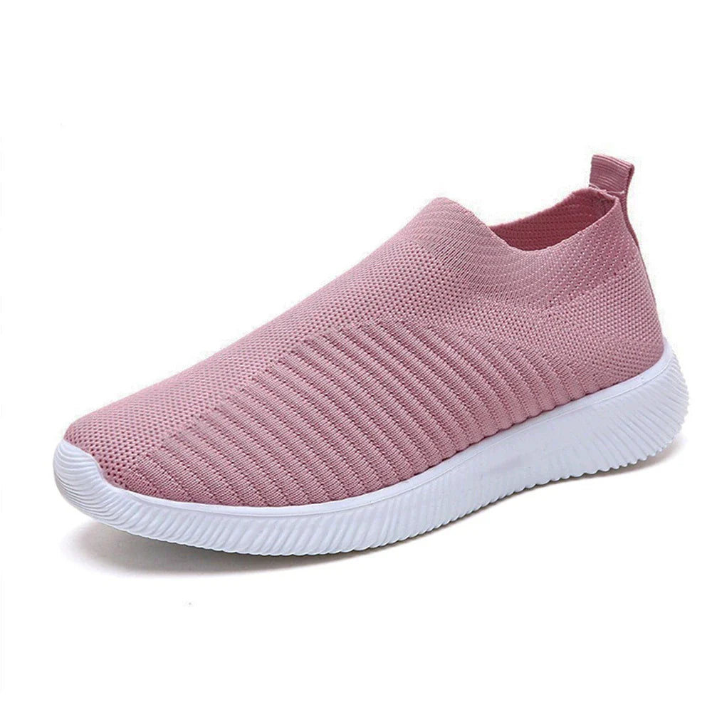 The new trainers worn by celebrities are already revolutionising the market, with anti-impact technology and maximum foot support without laces!