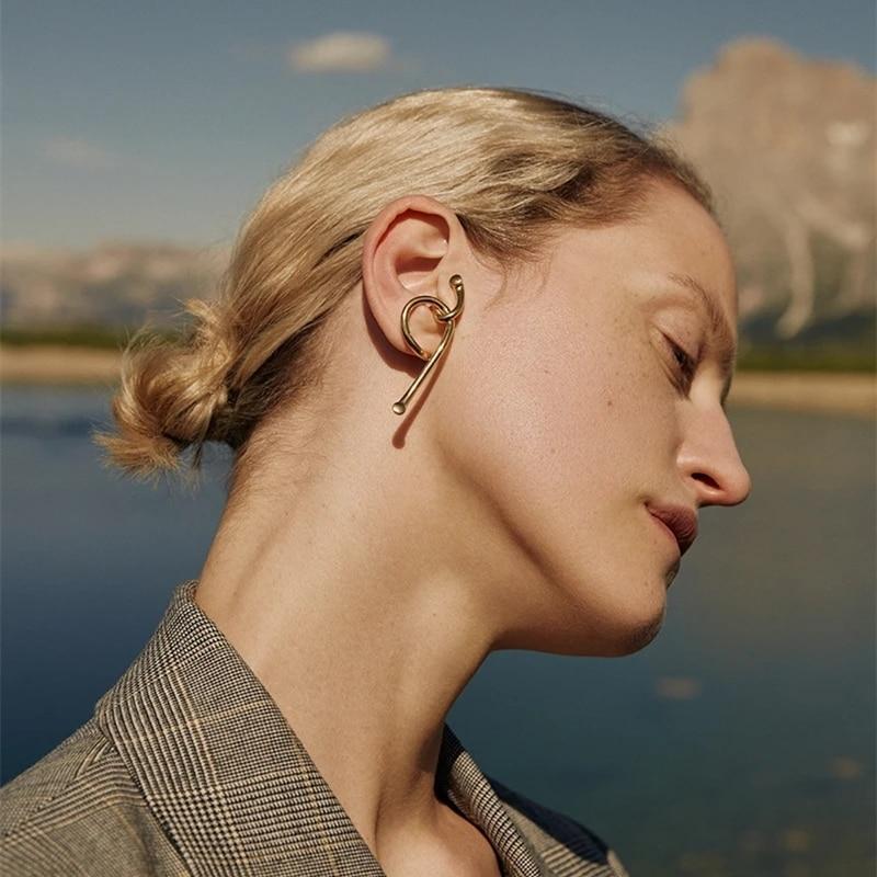 Hooping Ear Cuff