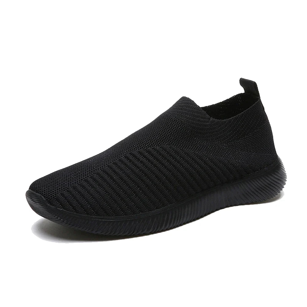 The new trainers worn by celebrities are already revolutionising the market, with anti-impact technology and maximum foot support without laces!