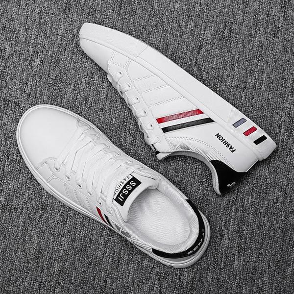 Men’s tennis sneakers