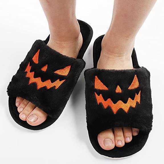 SpookySlides – Halloween slippers