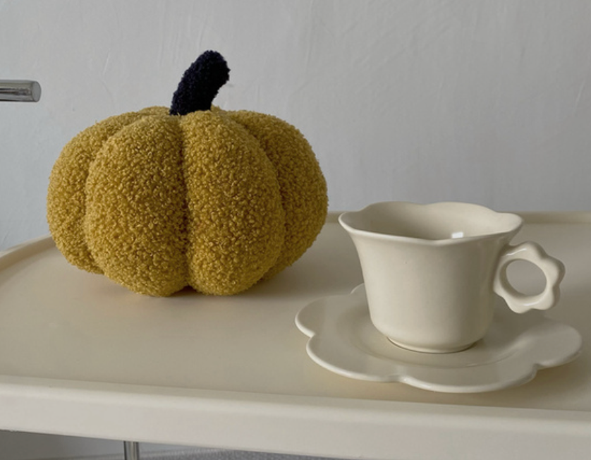 Pumpkin pillow for a good Halloween