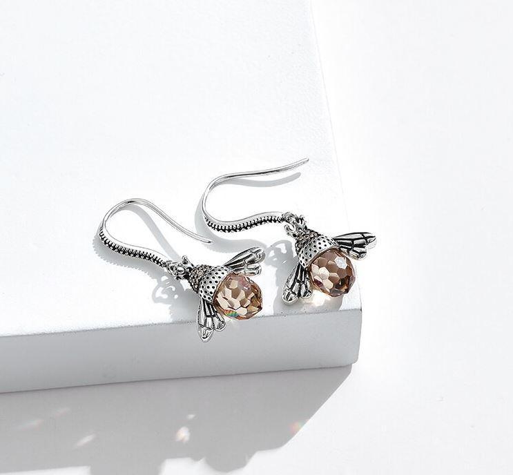“Queen bee” earrings