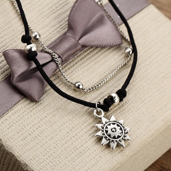 Mid-ground ankle bracelet