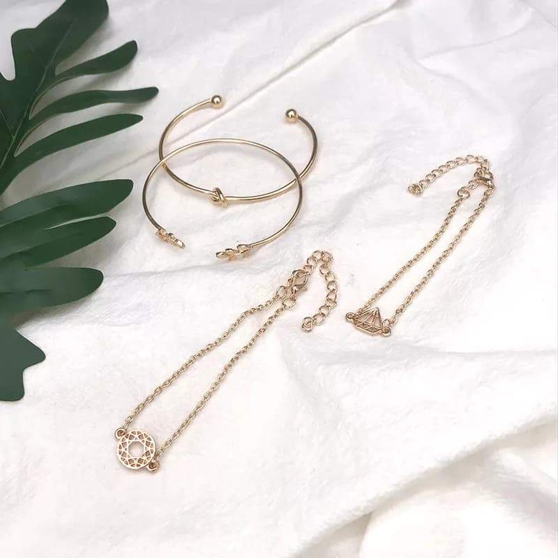 Set of trendy bracelets (set of 4)
