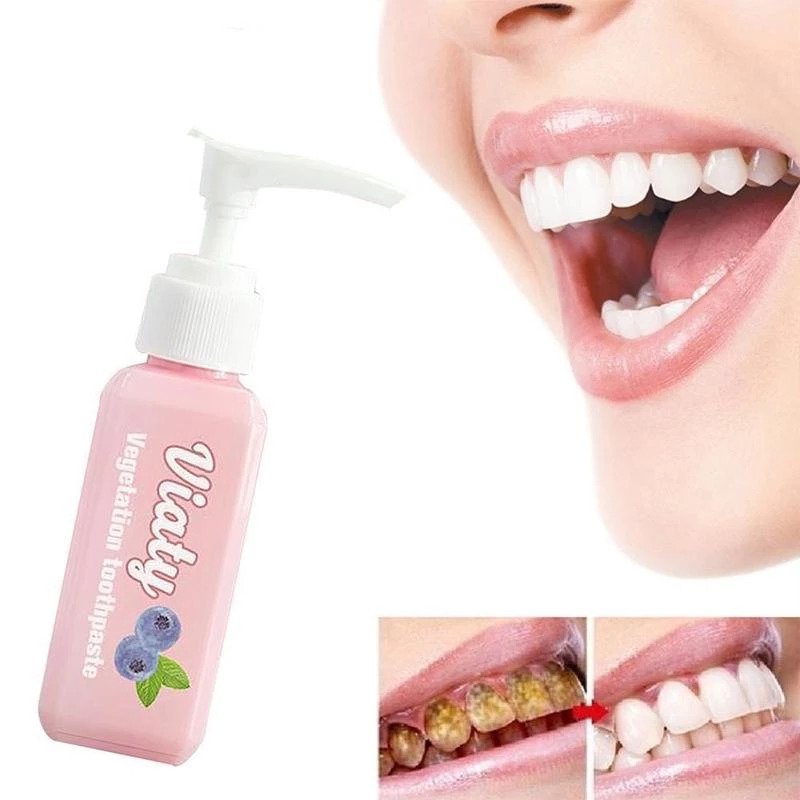 Natural whitening toothpaste with blueberries and bicarbonate