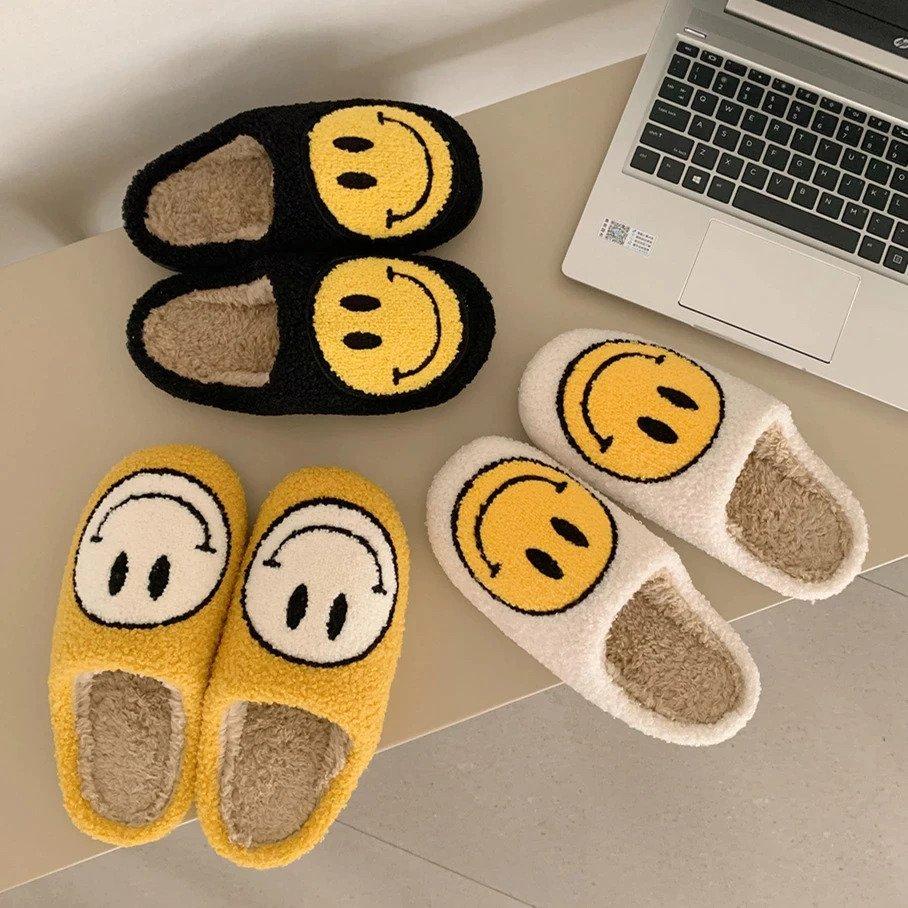 Smiley emoji slippers