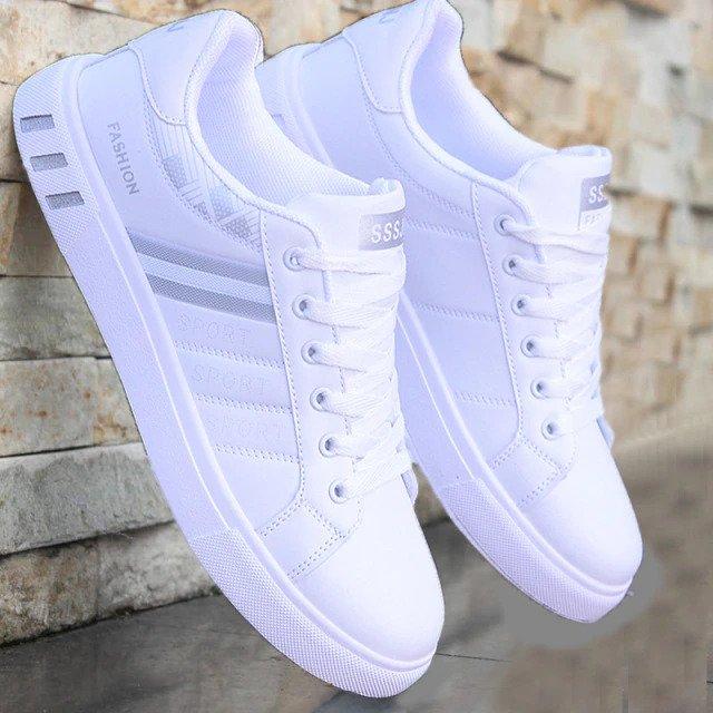 Men’s tennis sneakers