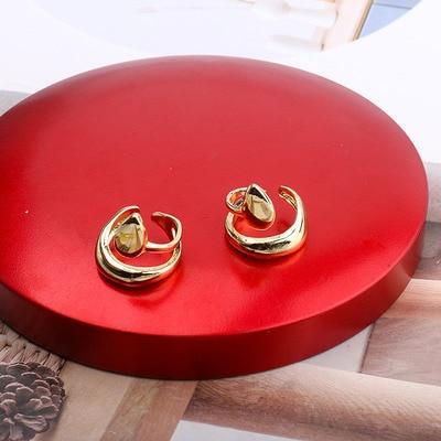 Hooping Ear Cuff